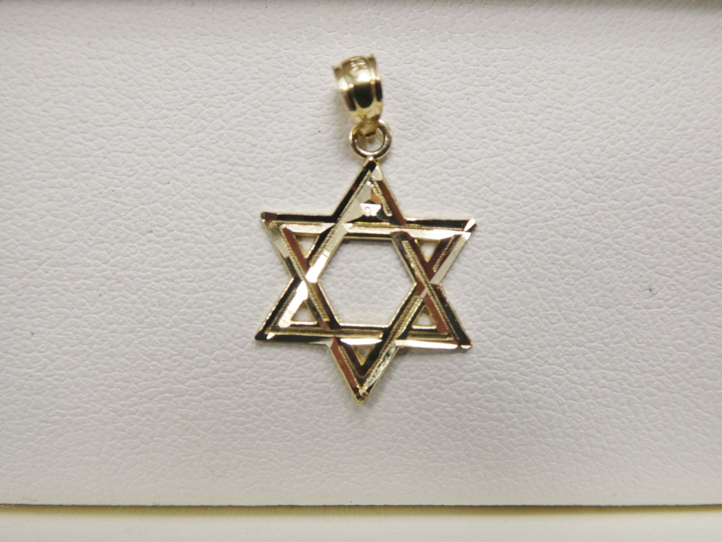 14k real solid yellow gold star David pendent and robe necklace