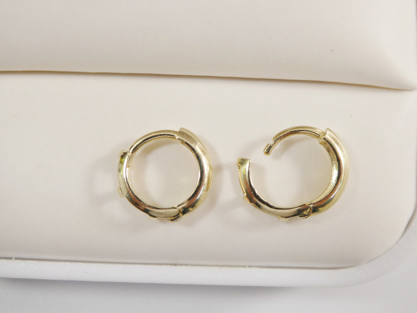 Real 10k Solid Yellow Gold 10.5mm Small Plain High Polish Finish Hoop Huggie Earrings