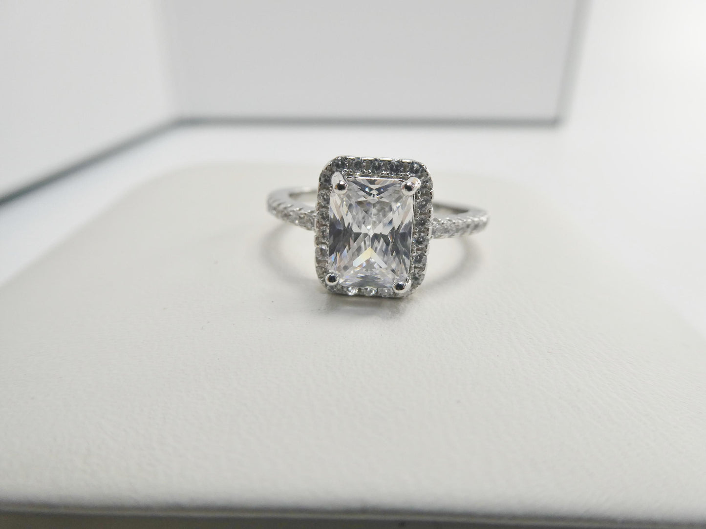Real 925 Sterling Silver Solitaire Engagement Ladies Ring