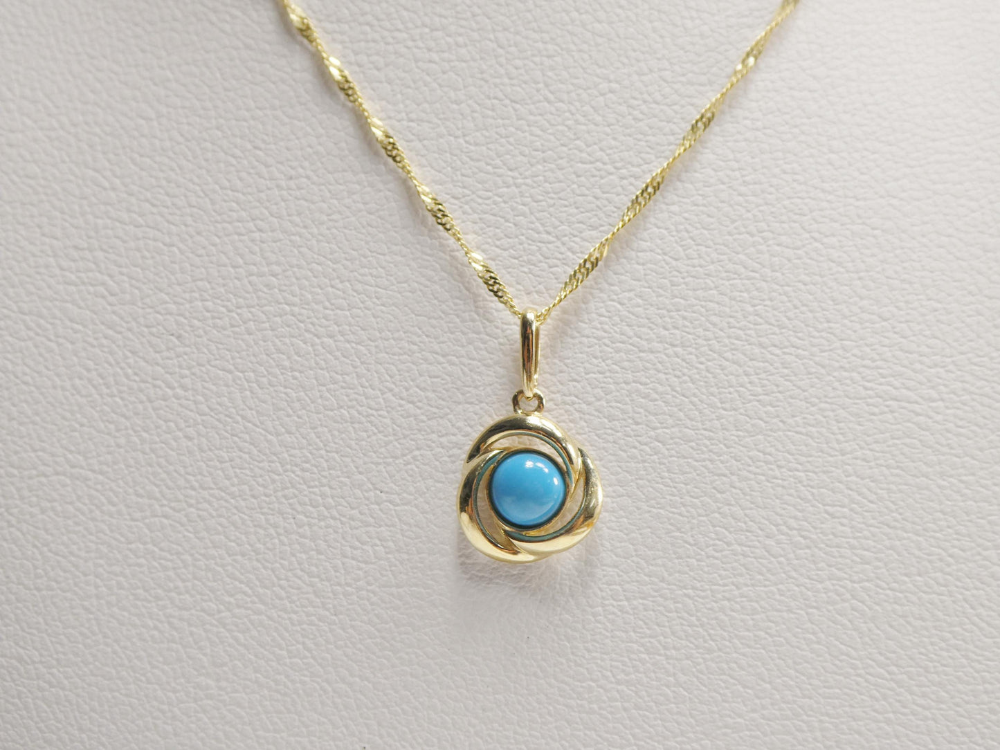 10k Yellow Gold Singapore Chain Necklace turquoise center flower Pendant