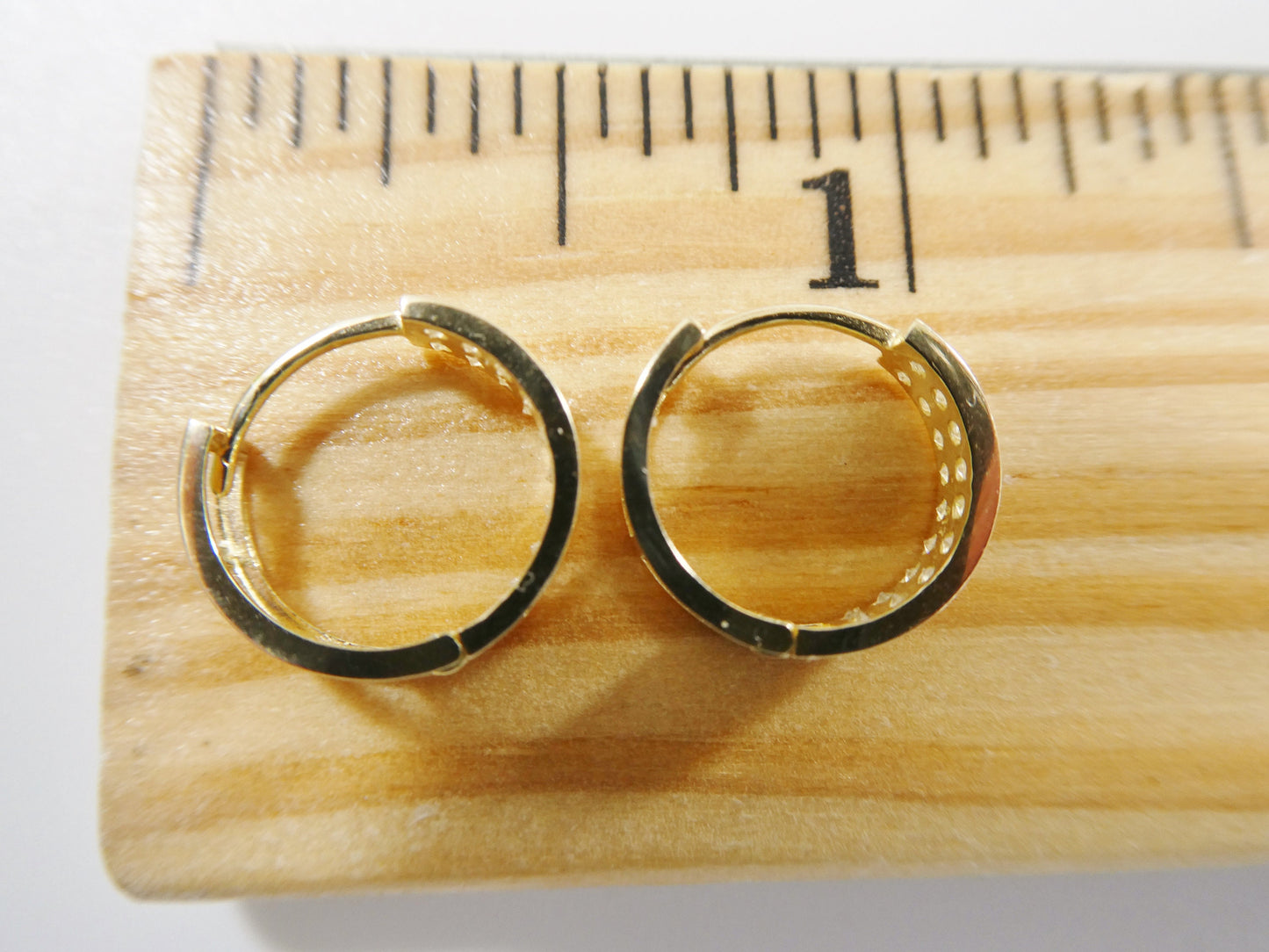 real 10k solid yellow gold cz two line earring / cartilage daith hoop huggie earrings