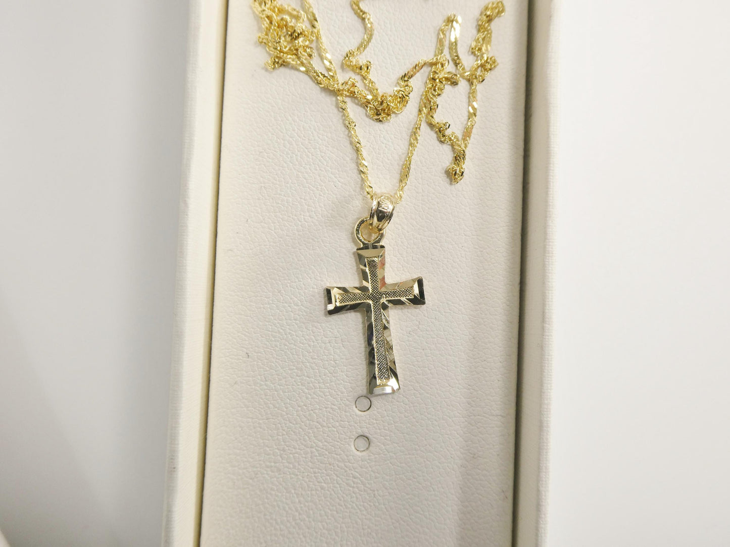 10k Yellow Gold Singapore Chain & Cross Pendant Necklace: 16 inch
