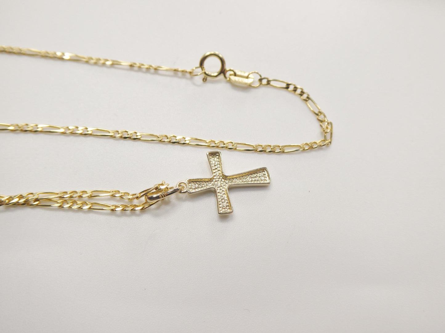10k Yellow Gold Figaro Chain & Cross Pendant Necklace: 18 inch
