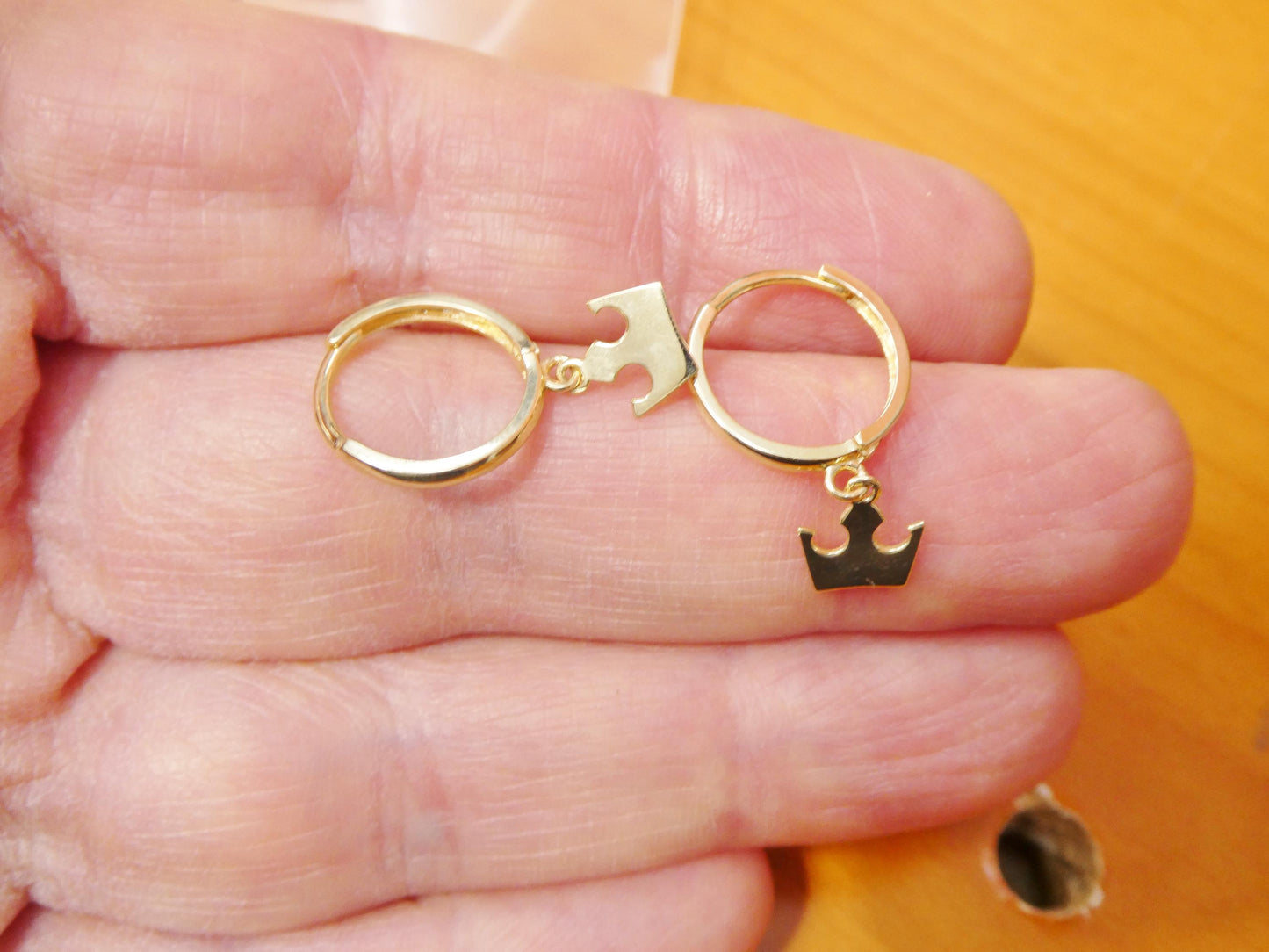 real 10k solid yellow gold crown hoop huggie earrings
