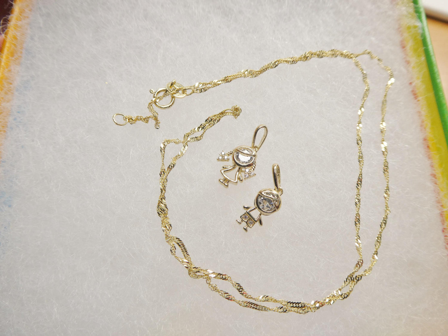 10k solid Yellow Gold Singapore Chain & boy girl pendent