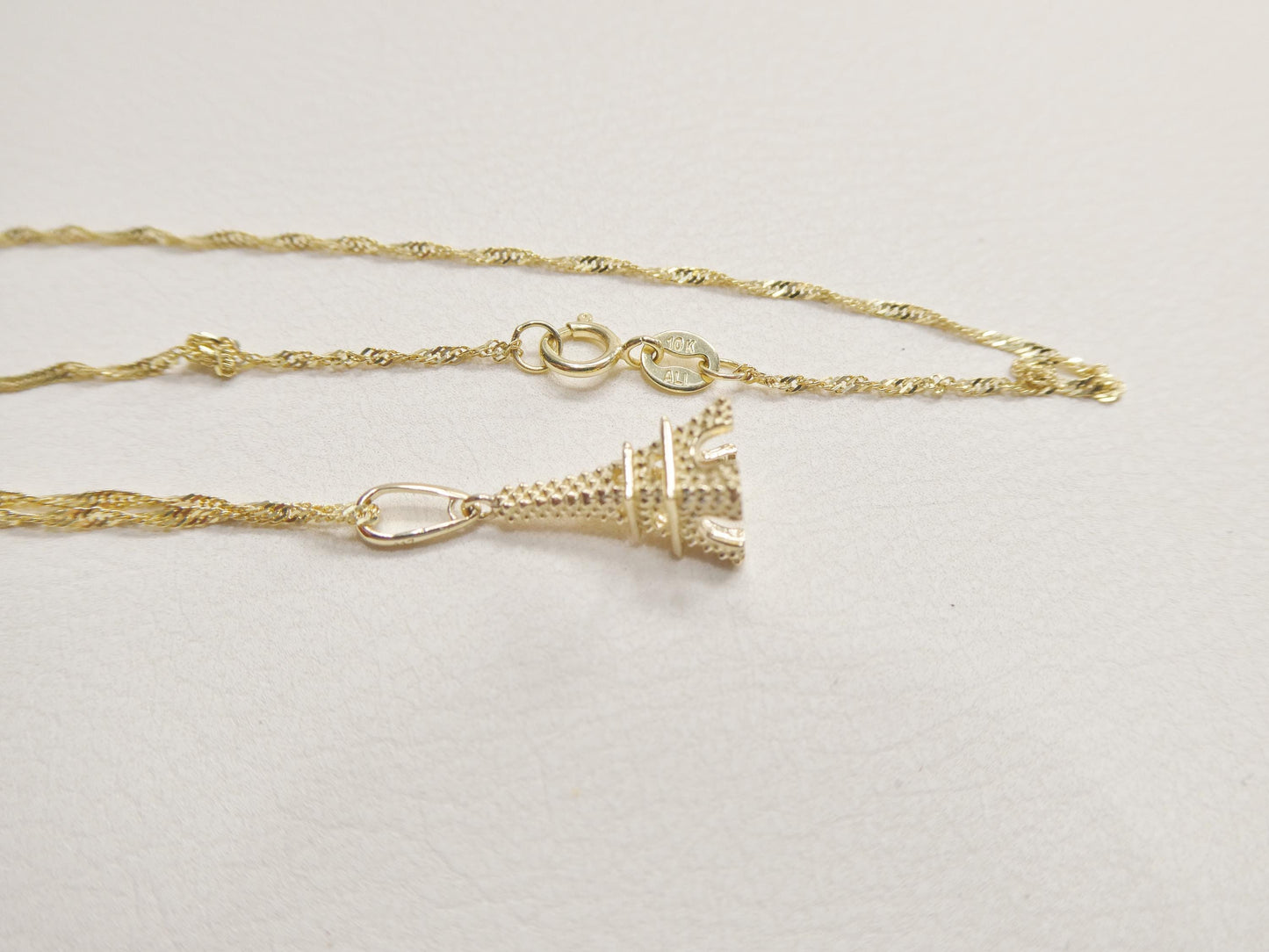 10k Yellow Gold Singapore Chain Necklace Eiffel tower Pendant