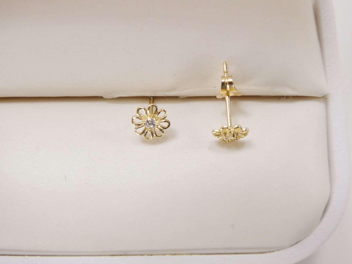 10k real solid yellow gold small flower push back earrings