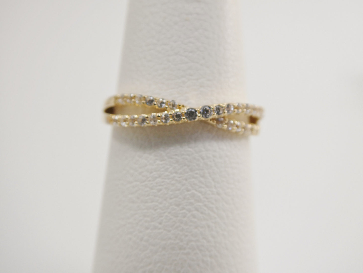 real 10k solid yellow gold women's classic micro pave setting twist ring