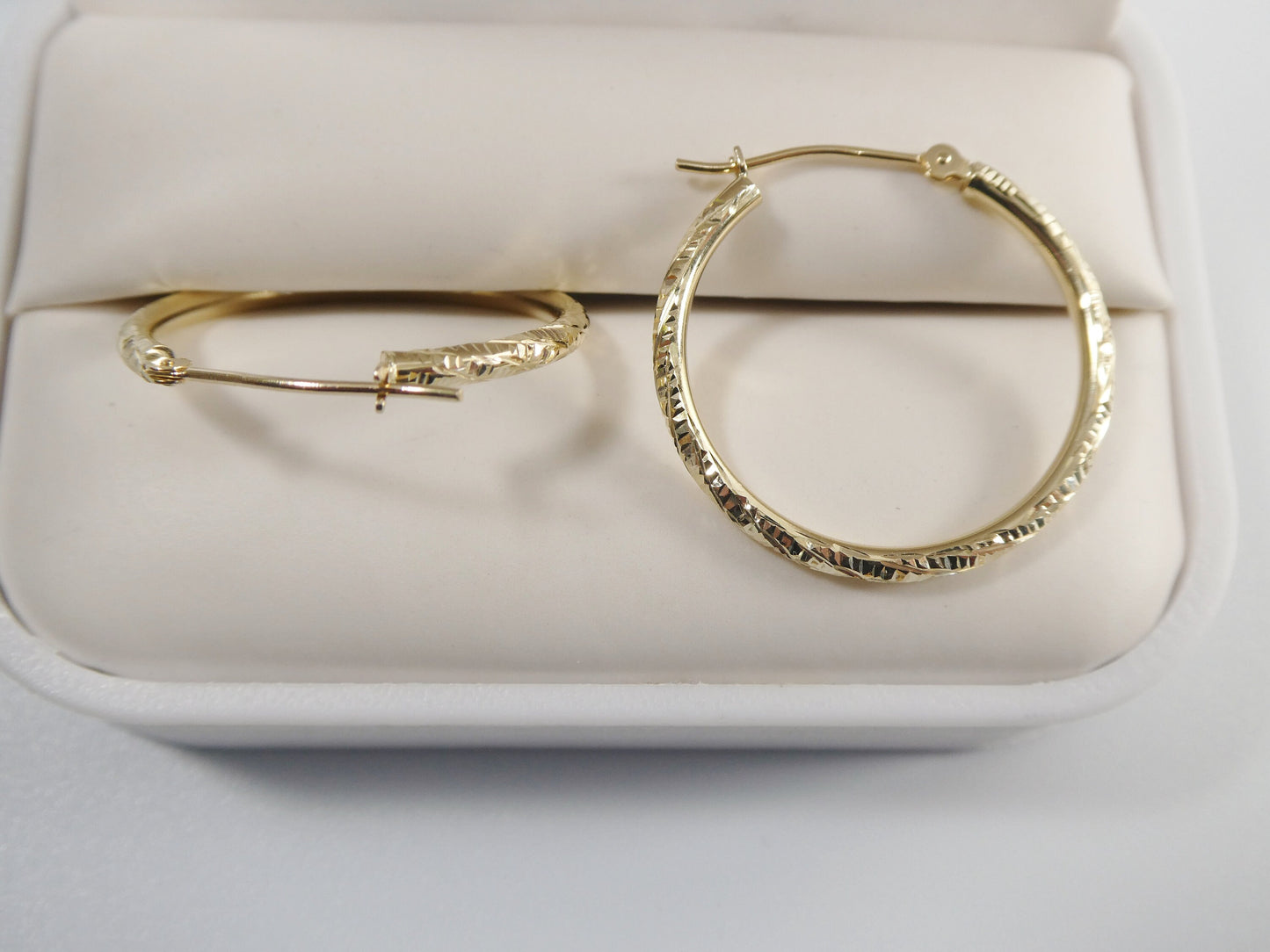 14K real solid yellow gold 25mm round hoop earrings snap closure diamond cut finish