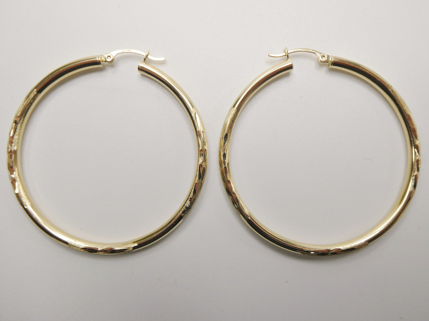 14K real solid yellow gold round hoop earrings snap closure diamond cut finish