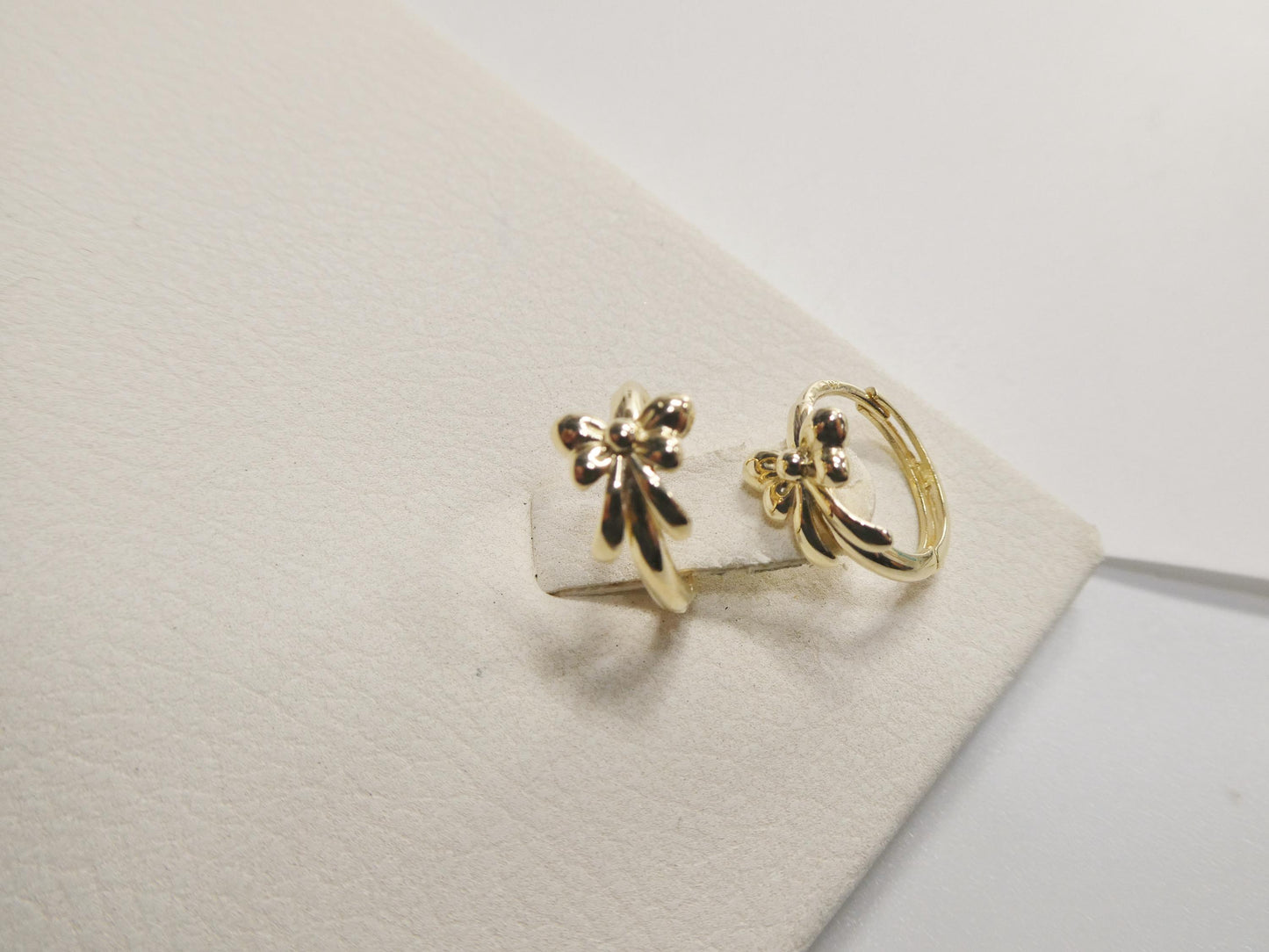 real 10k solid yellow gold designer bow flower hoop huggie earrings
