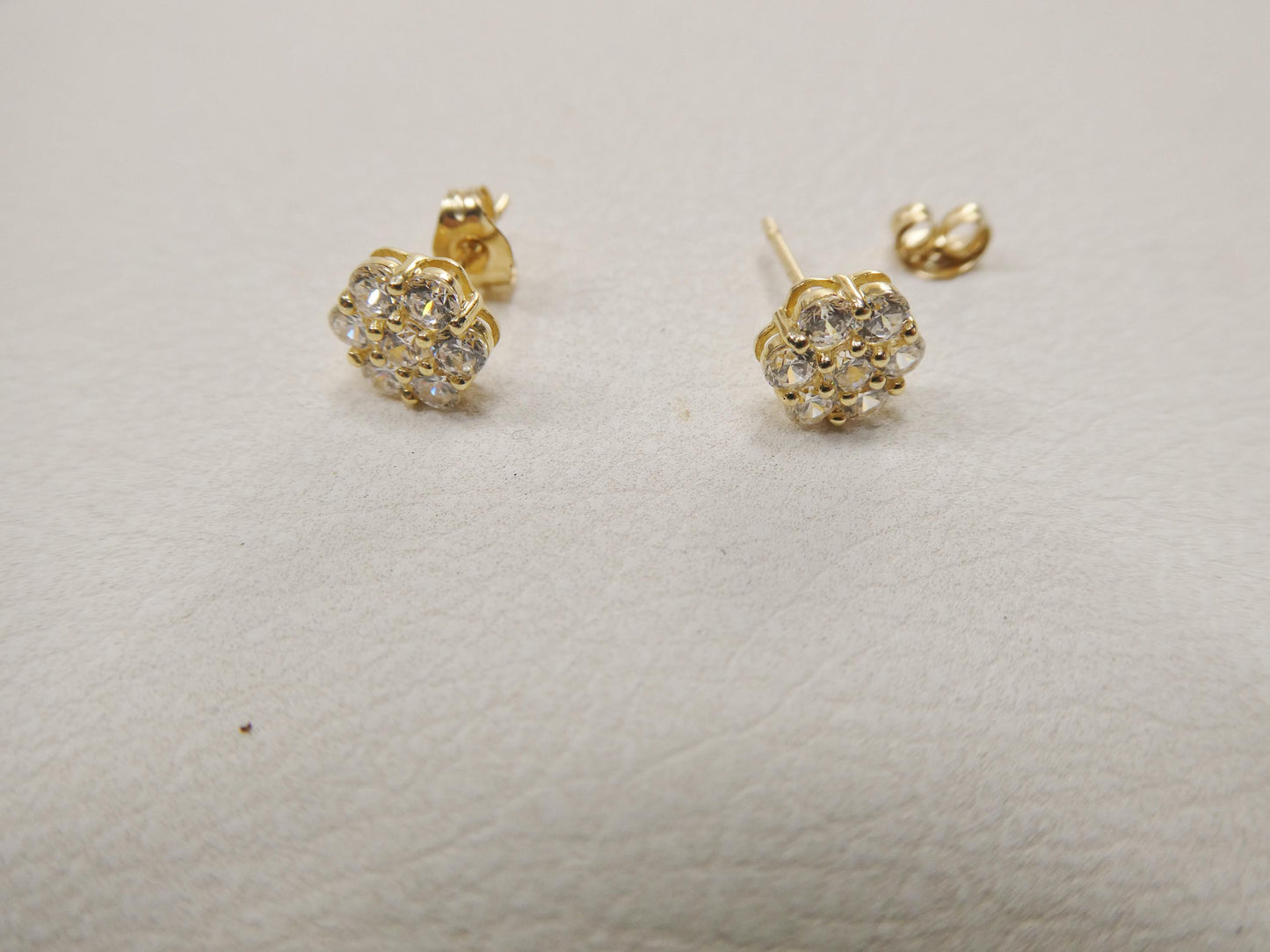 real 10k solid yellow gold 5.7mm flower push post stud earrings