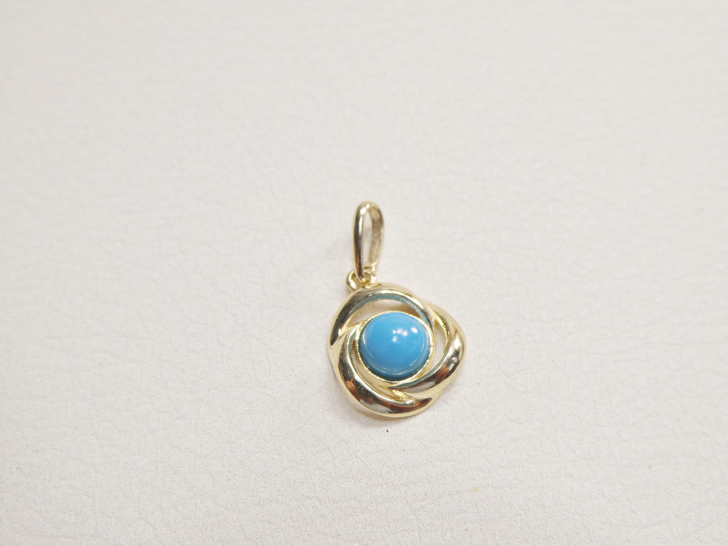 10k Yellow Gold Singapore Chain Necklace turquoise center flower Pendant