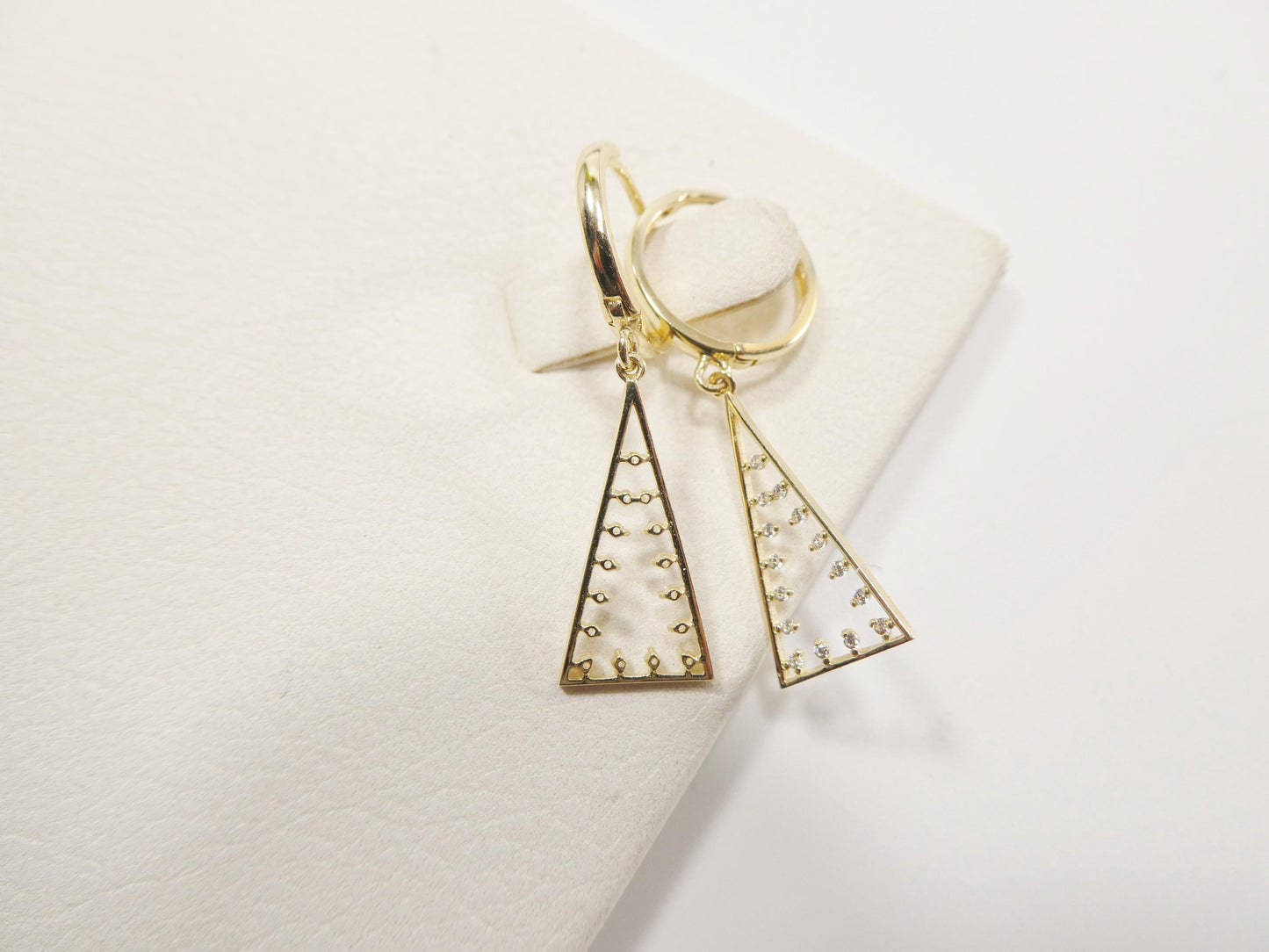 real 10k solid yellow gold pyramid triangle hoop huggie earrings