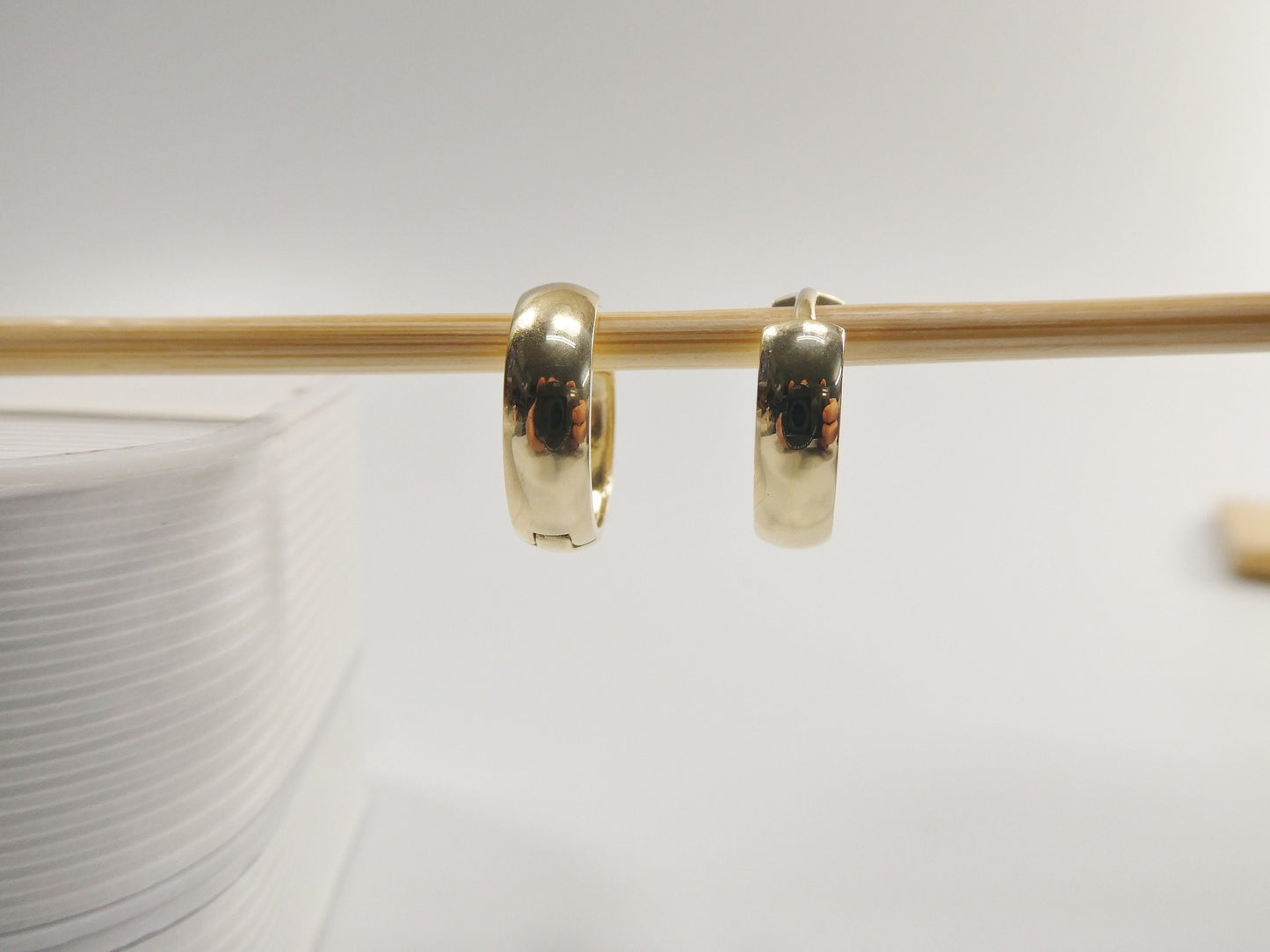 real 10k solid yellow gold 14mm high polish plain hoop huggie earrings