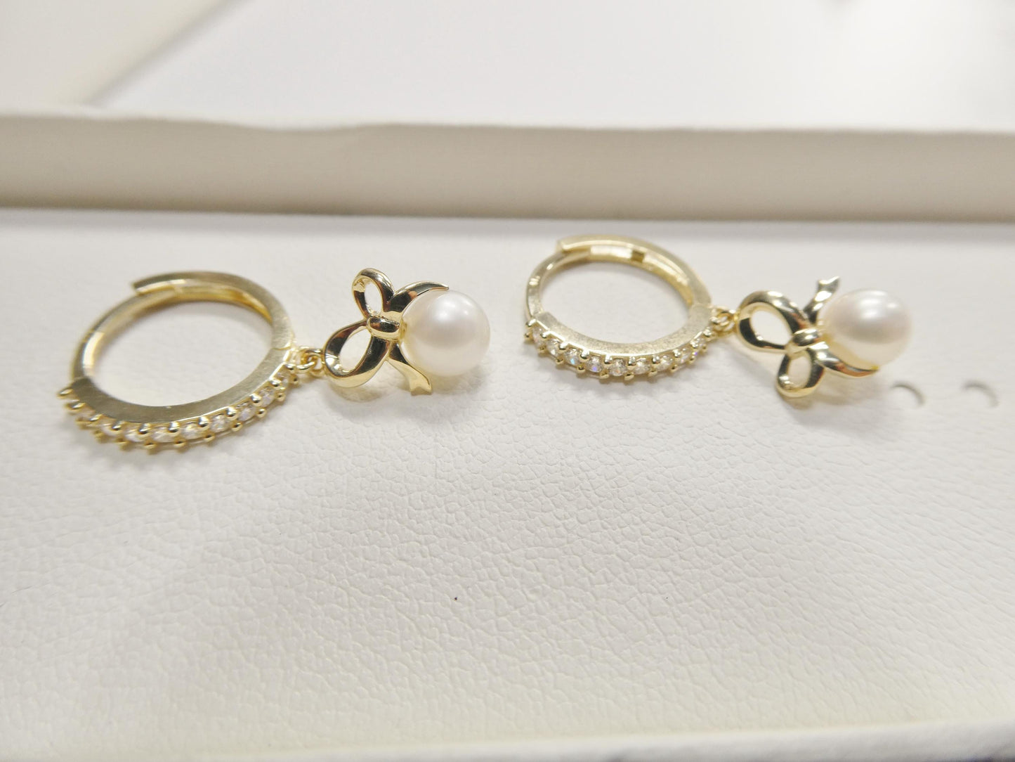 real 10k solid yellow gold designer pearl drop hoop huggie earrings