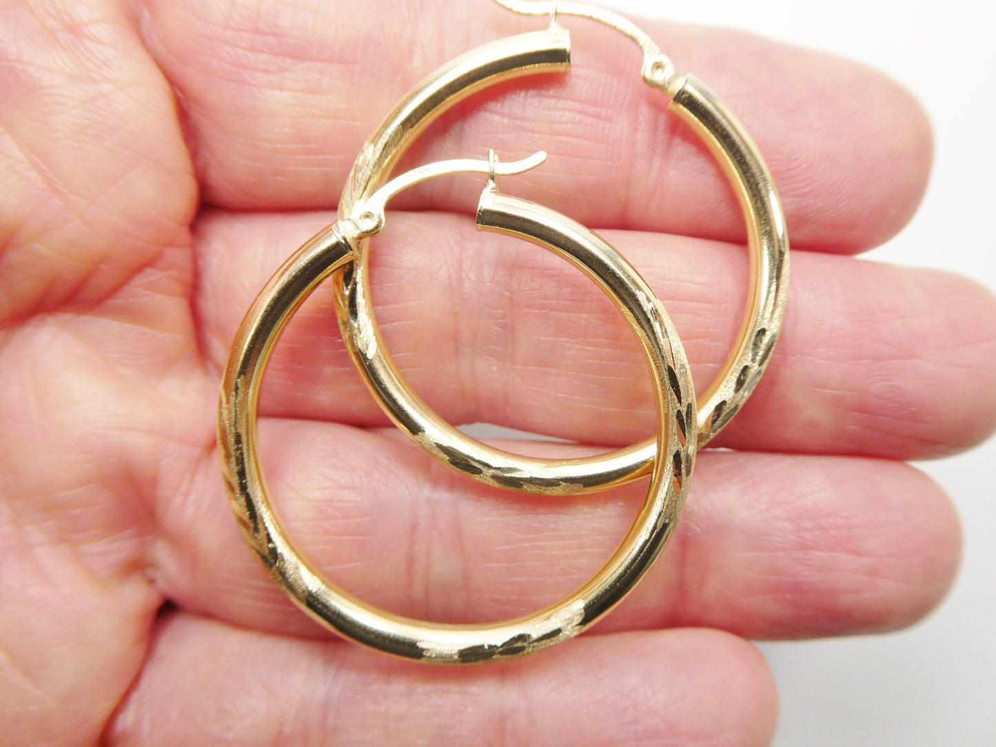 14K real solid yellow gold round hoop earrings snap closure diamond cut finish