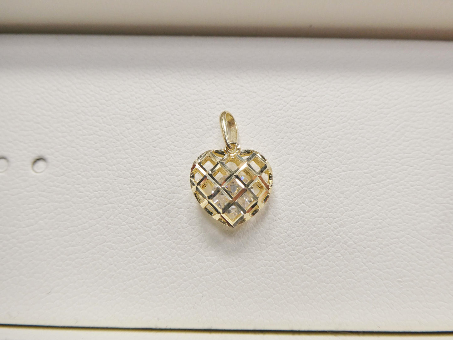 10k Yellow Gold Figaro Chain Necklace with Heart Pendant - 18 inch