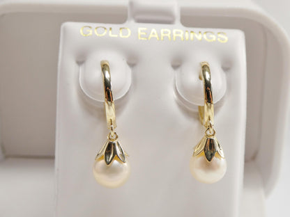 Real 10k Solid Yellow Gold Shell Cultured Freshwater Pearl Plain Hoop Huggie Earrings
