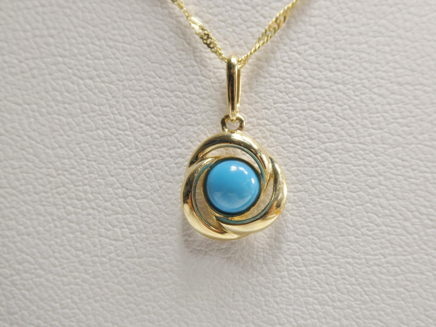 10k Yellow Gold Singapore Chain Necklace turquoise center flower Pendant