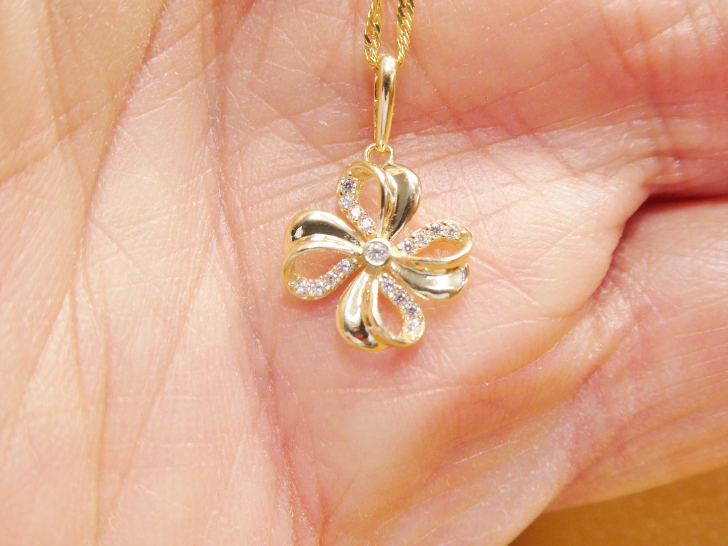 10k Yellow Gold Singapore Chain Necklace flower Pendant