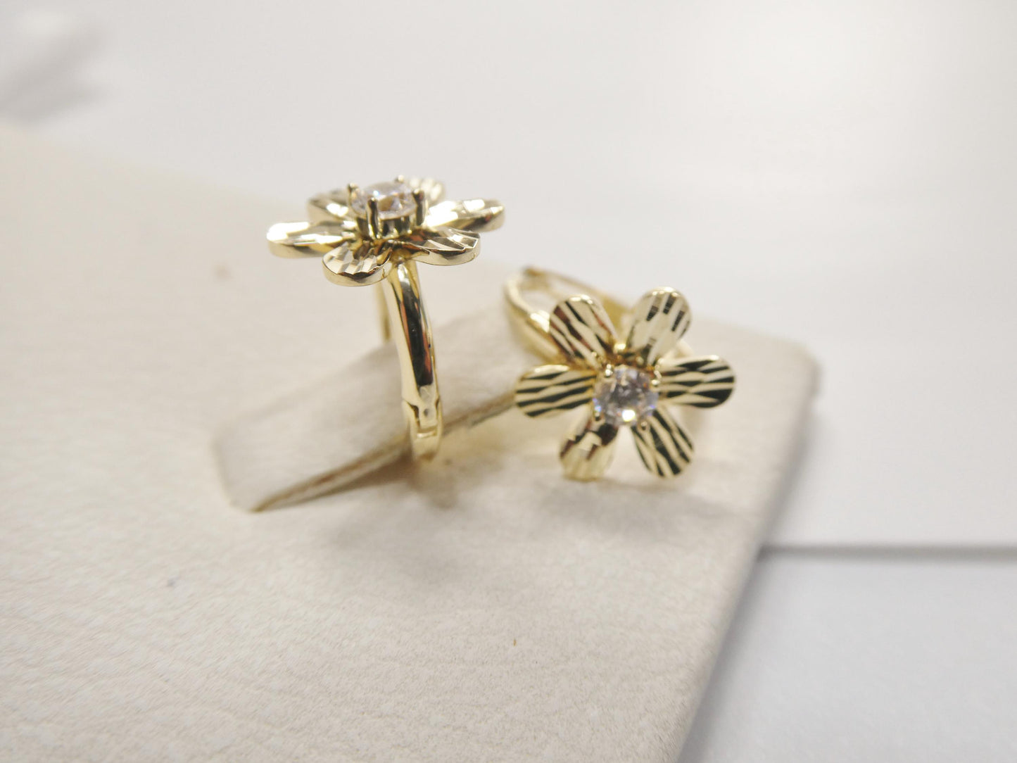 real 10k solid yellow gold designer floral hoop huggie earrings
