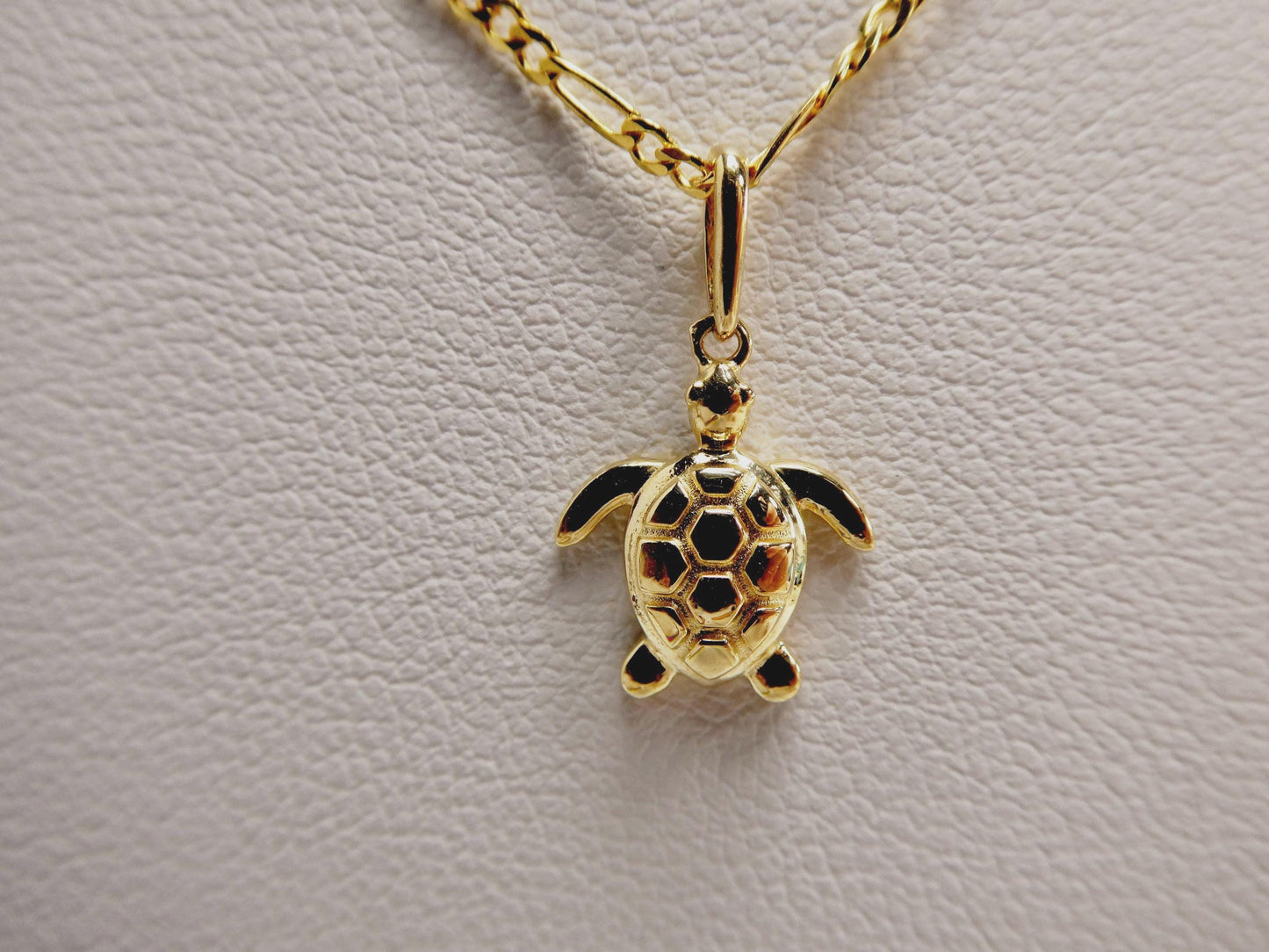 10k Yellow Gold Turtle Pendant Necklace: Solid Figaro Chain