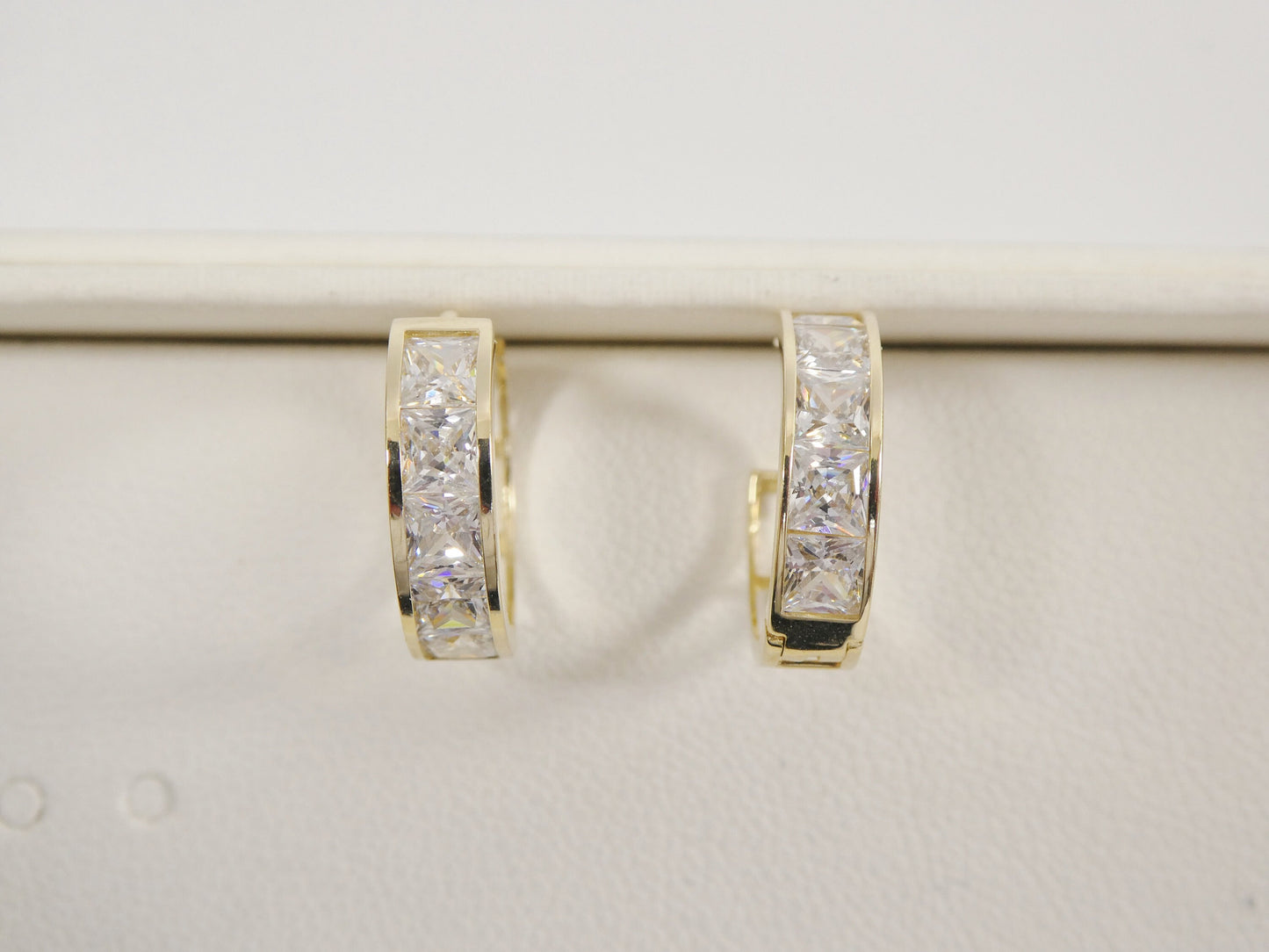 real 10k solid yellow gold princess-cut setting 14mm hoop huggie earrings