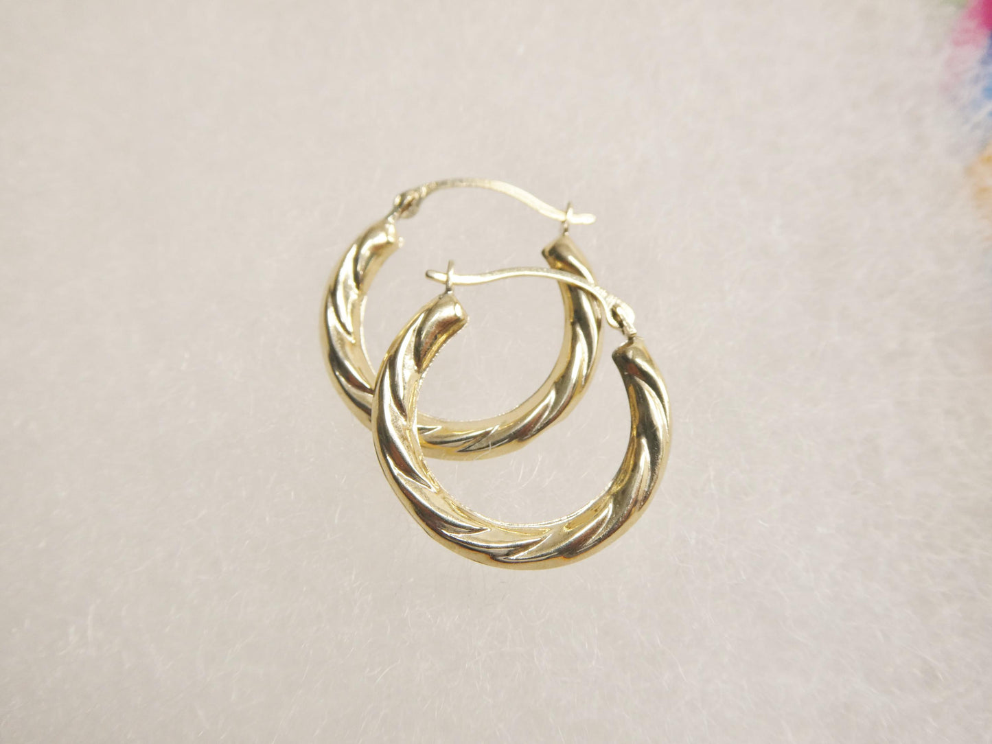 10k real solid yellow gold 18MM classic design hoop earrings