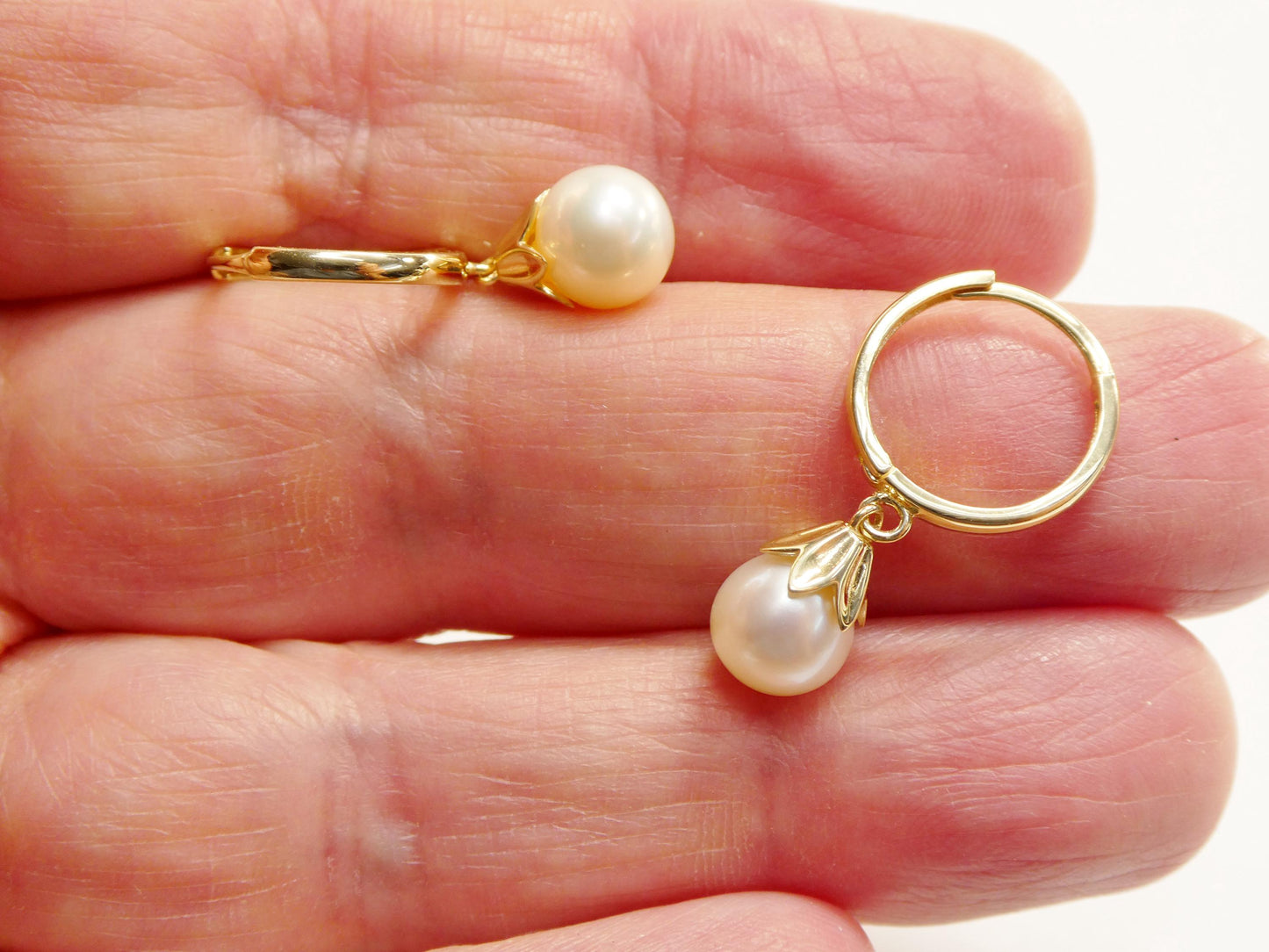 real 10k solid yellow gold shell cultured freshwater pearl plain hoop huggie earrings