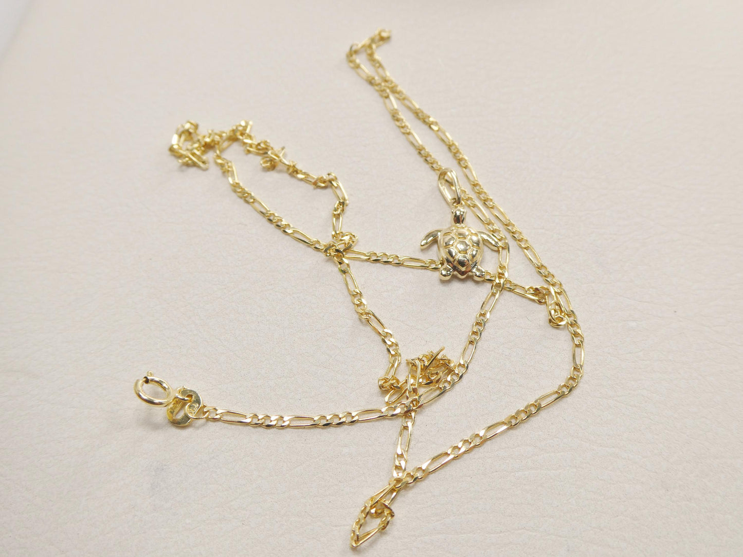 10k Yellow Gold Turtle Pendant Necklace: Solid Figaro Chain