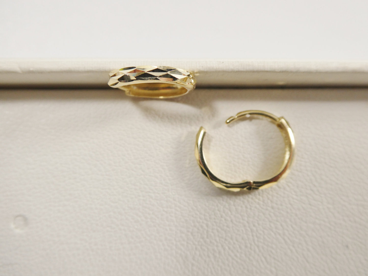 real 10k solid yellow gold 11.8mm laser cut hoop huggie earrings