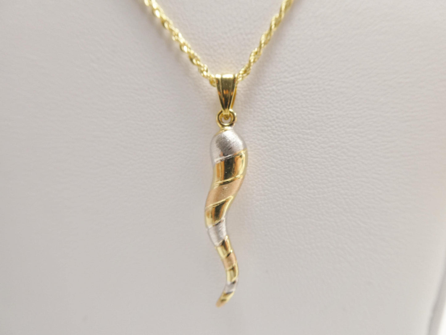 14k real solid yellow gold tri color horn pendent and robe necklace