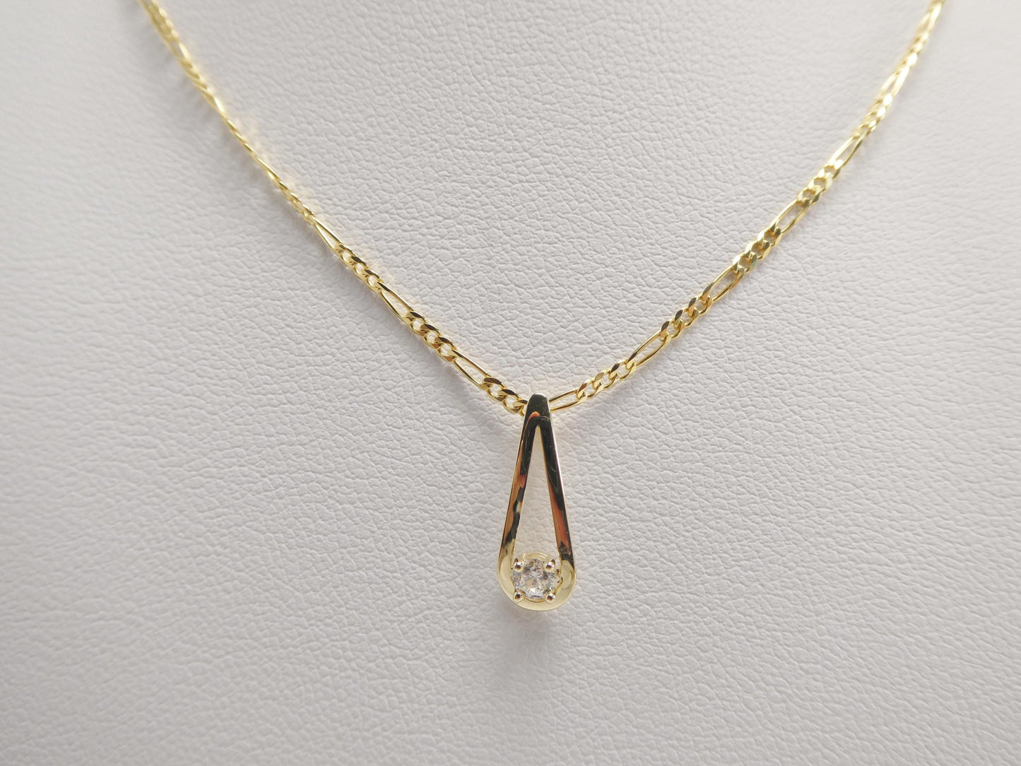 10k real solid yellow gold 18 inch solid figaro chain and solitaire pendent set
