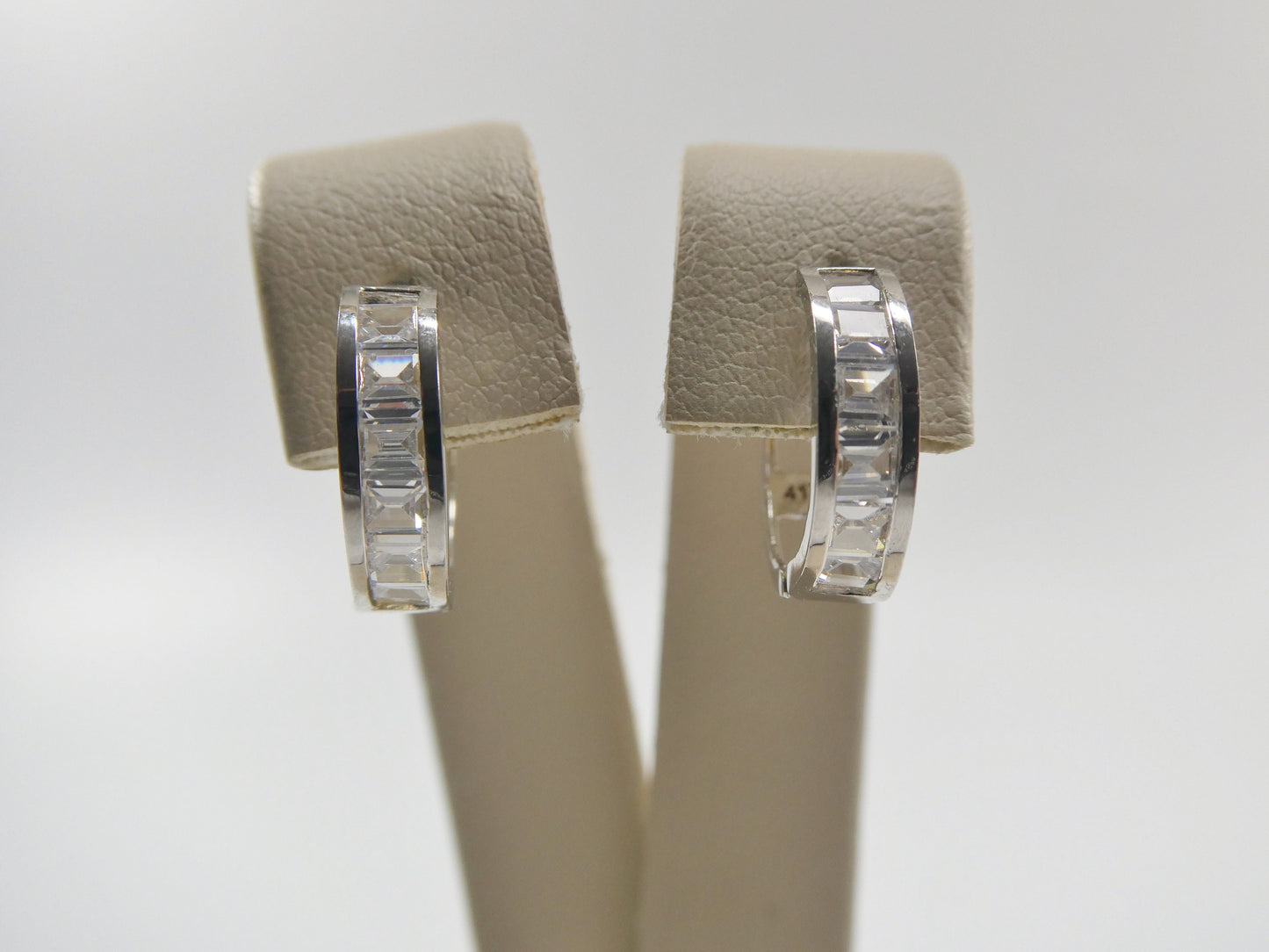 real 10k solid yellow gold baguette huggie hoop earring