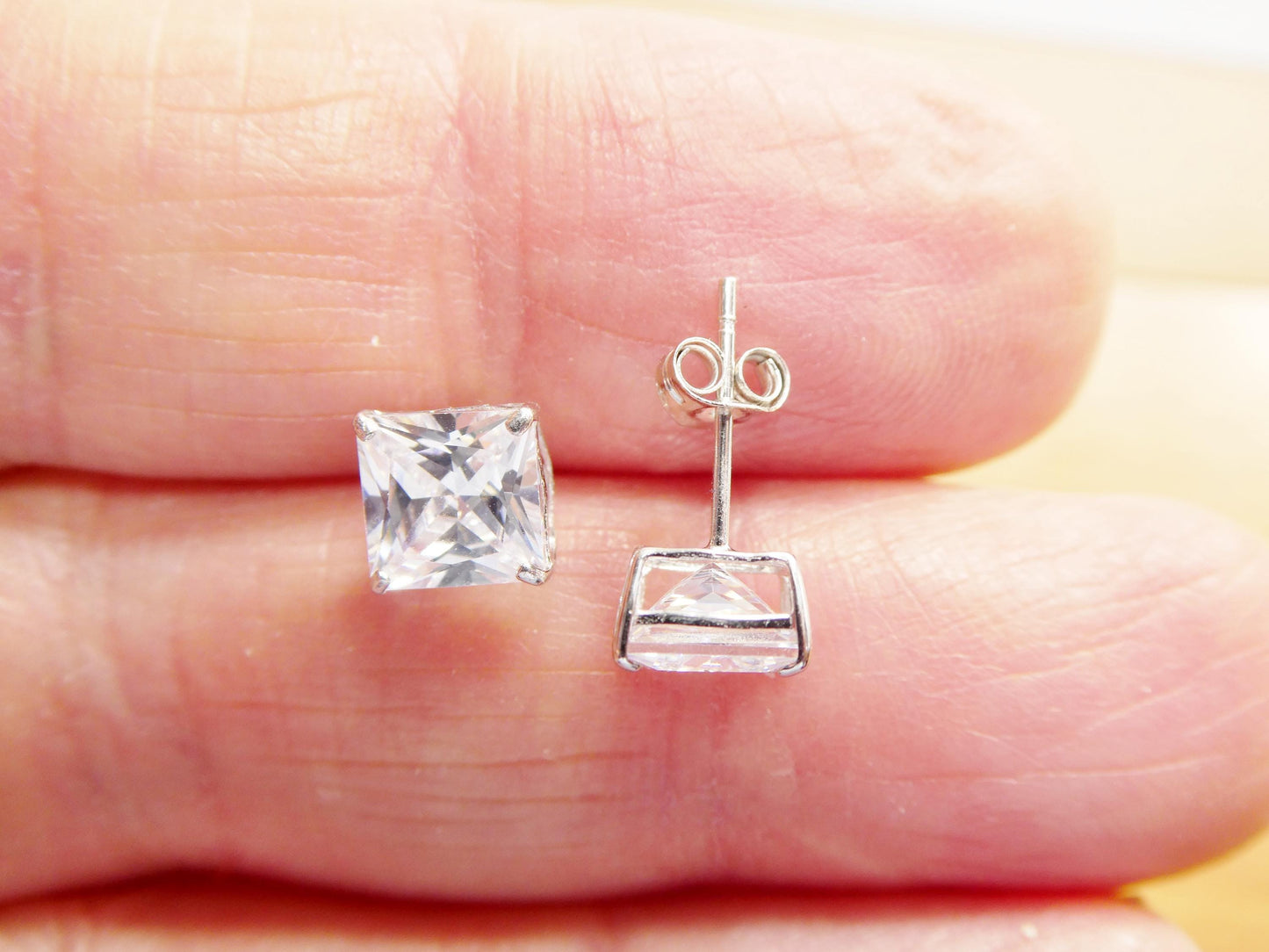 10k real yellow gold /white gold basket square stud push post earrings