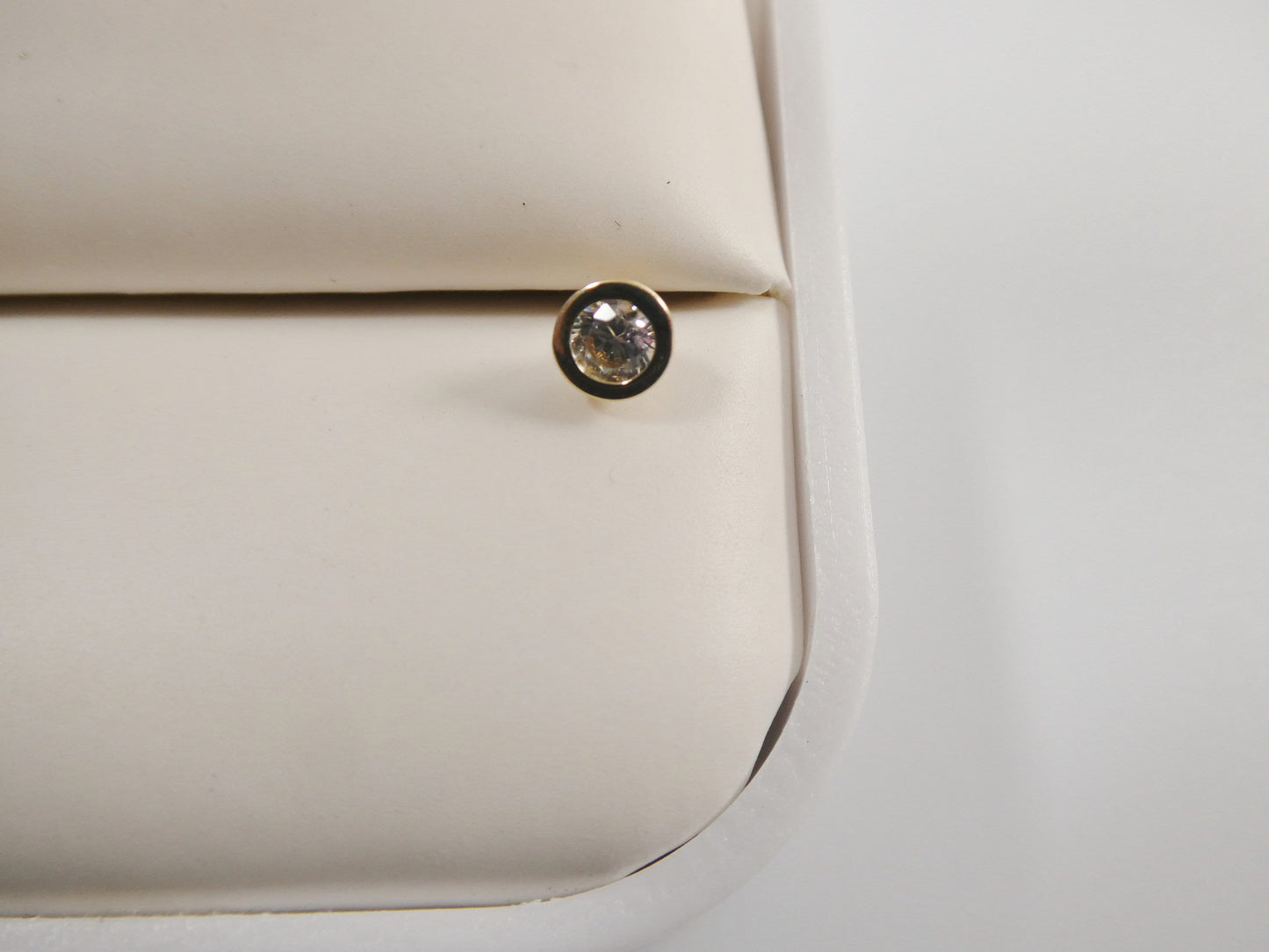 14k real solid yellow gold 3mm bezel setting nose ring