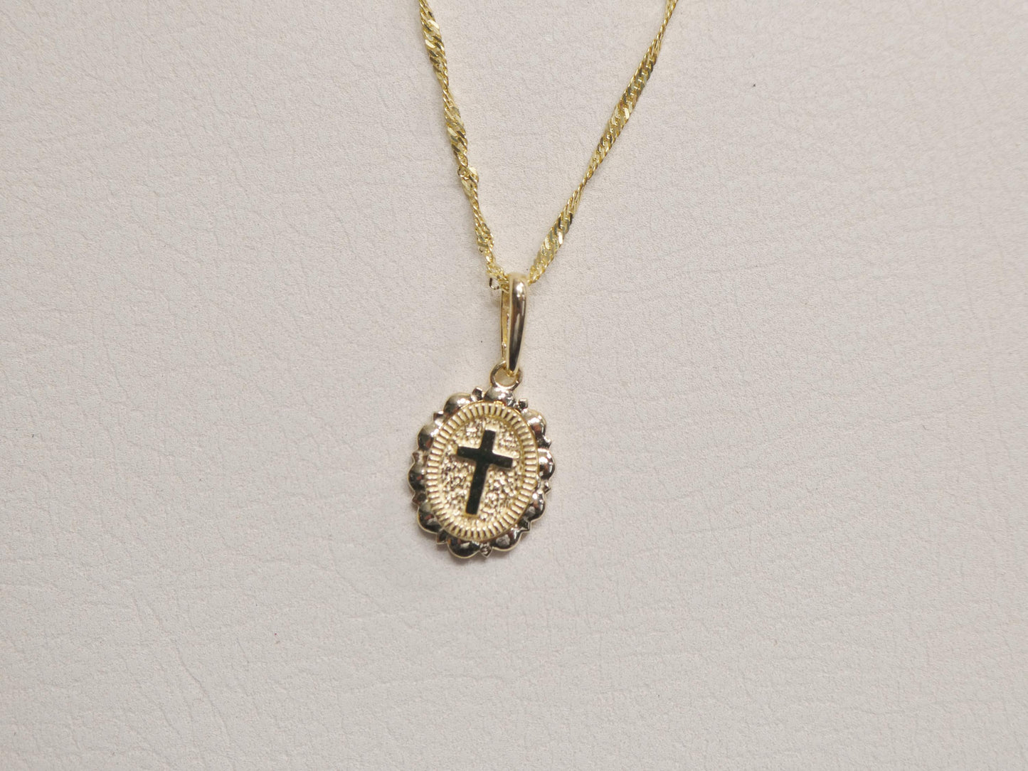 10k Yellow Gold Singapore Chain Necklace oval cross Pendant