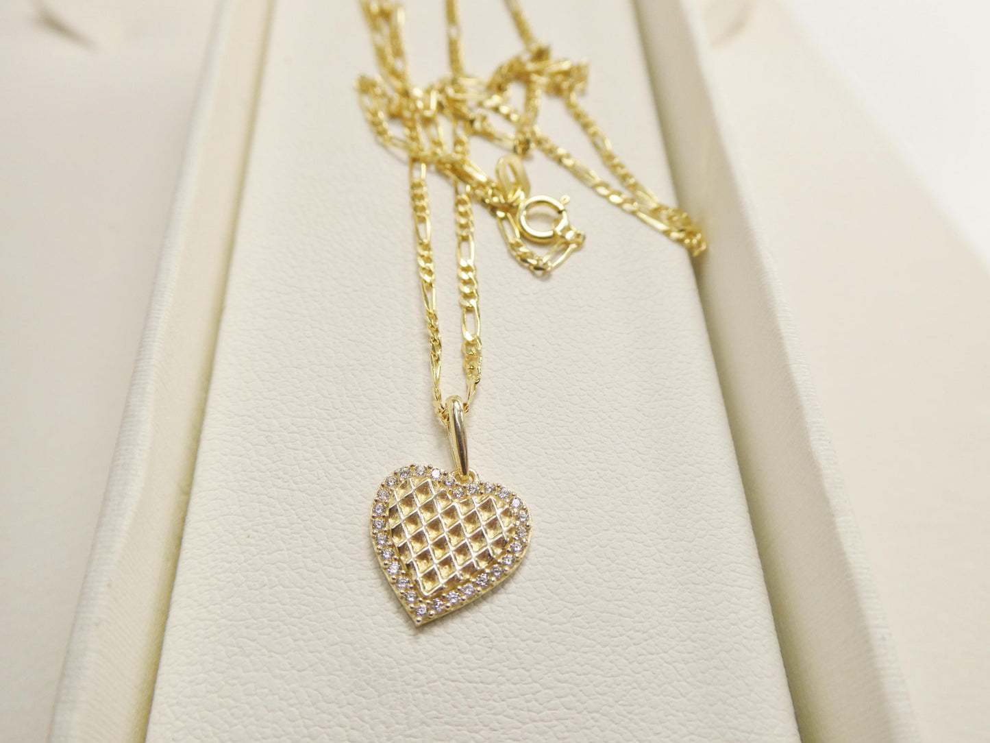 10k real solid yellow gold 18 inch solid figaro chain and heart pendent set