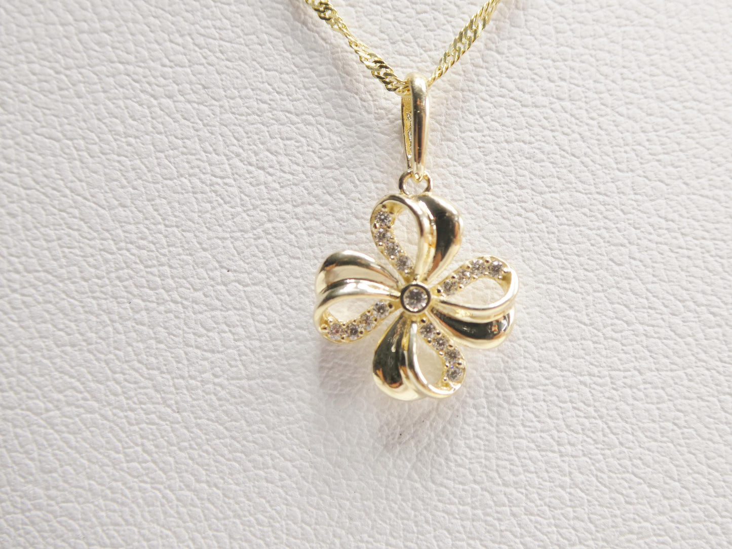 10k Yellow Gold Singapore Chain Necklace flower Pendant