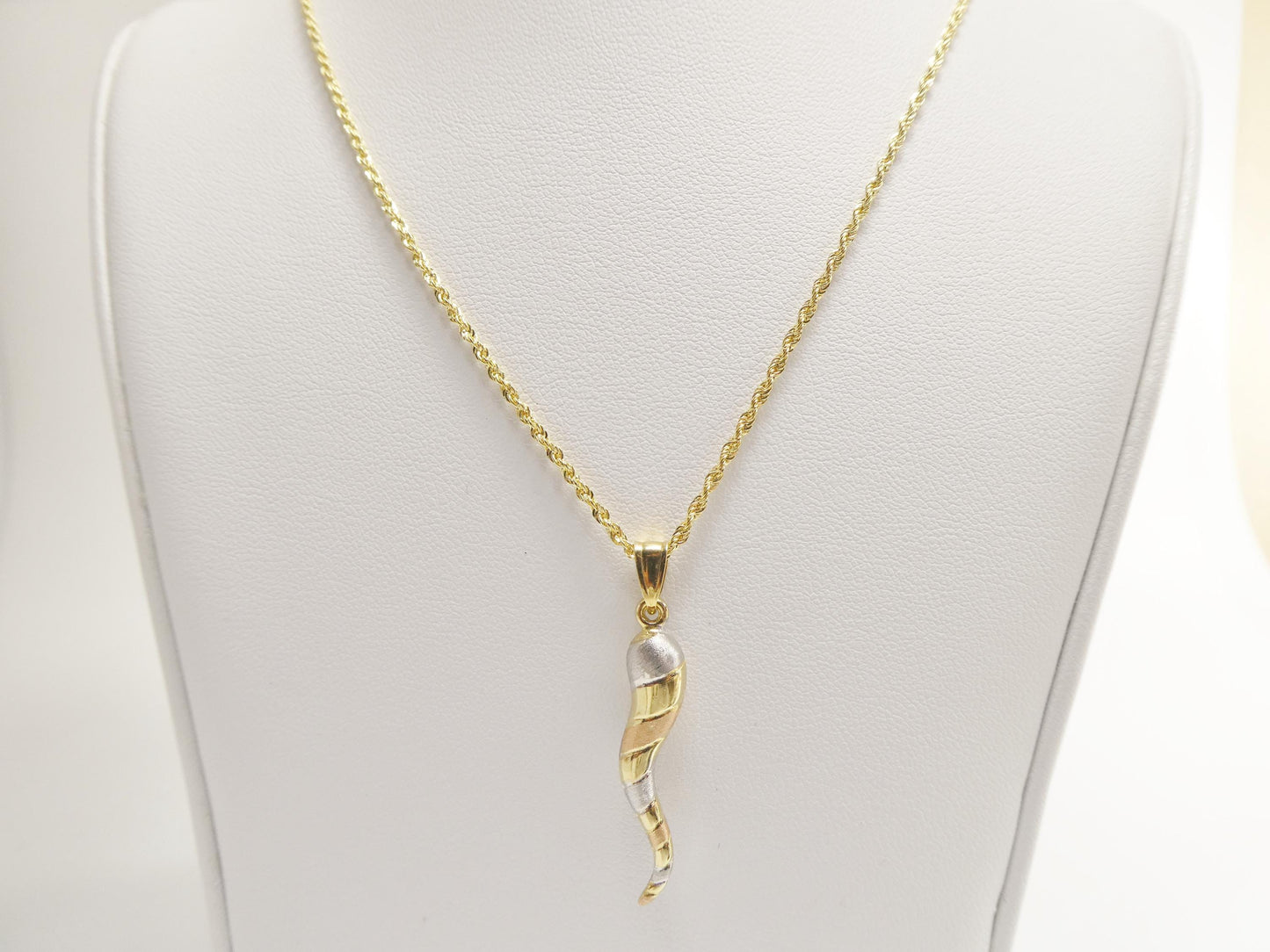 14k real solid yellow gold tri color horn pendent and robe necklace