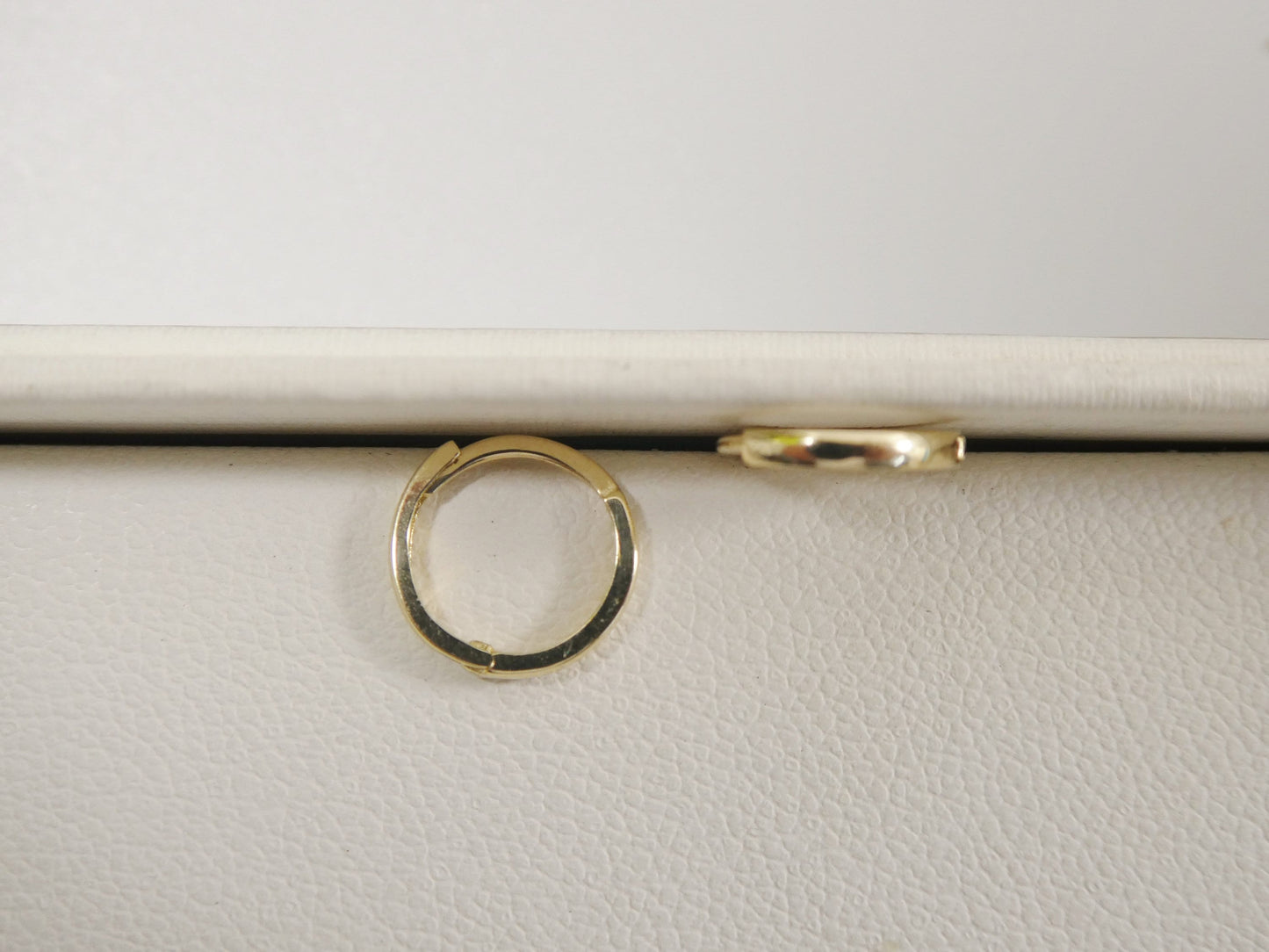 real 10k solid yellow gold tiny simple 9mm hoop huggie earrings