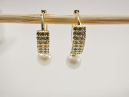 Real 10k Solid Yellow Gold Cultured Freshwater Pearl Dropping Hoop Huggie Earrings