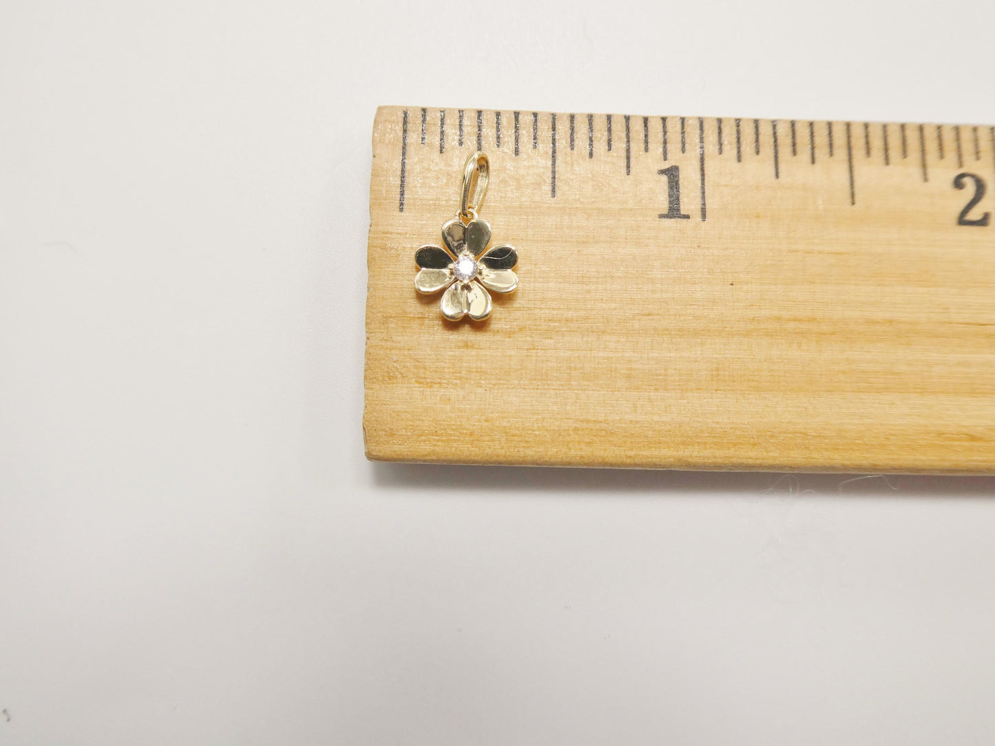 10k Yellow Gold Figaro Chain Necklace with Flower Pendant