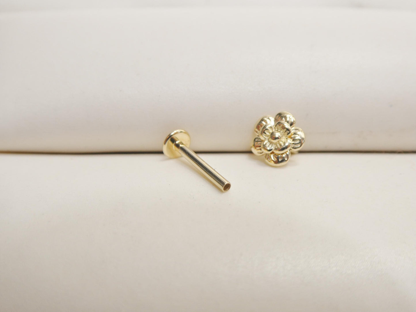 14k real solid yellow gold cartilage flower body ring piercing