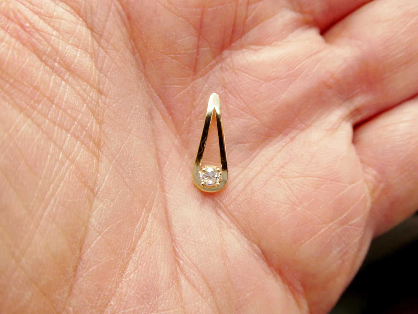 10k real solid yellow gold 18 inch solid figaro chain and solitaire pendent set