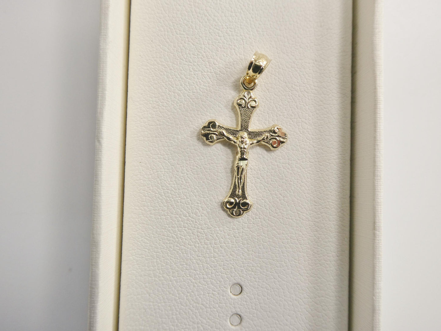 10k Yellow Gold solid figaro Chain & Cross Pendant Necklace: 16 inch