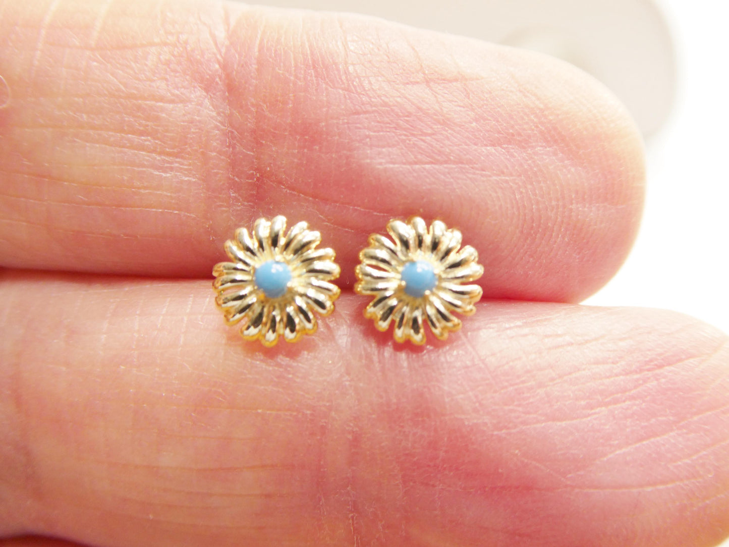 real 10k solid yellow gold turquoise floral push post earrings