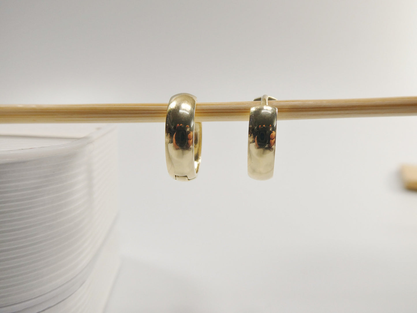 real 10k solid yellow gold 14mm high polish plain hoop huggie earring