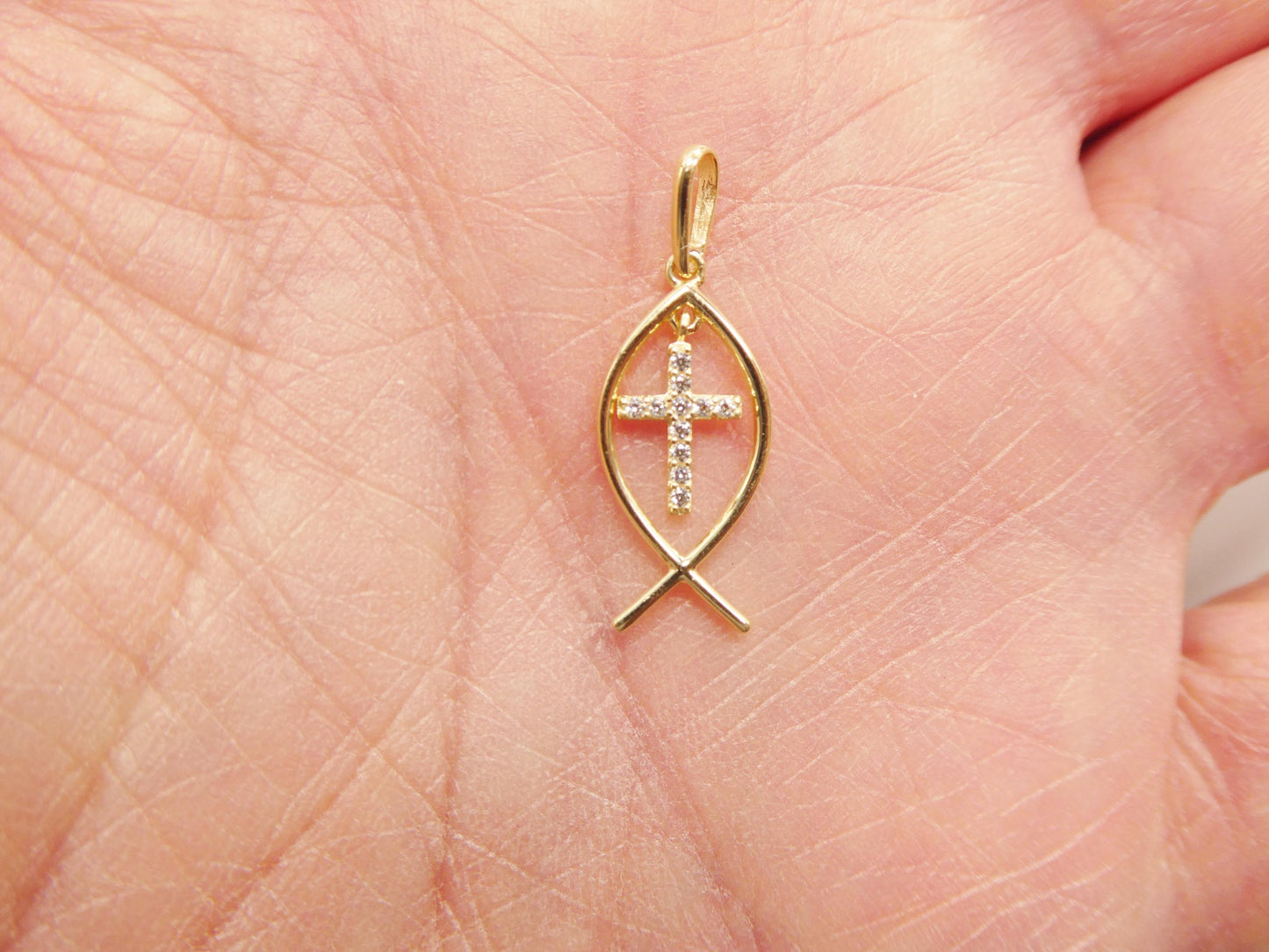 10k Yellow Gold Figaro Chain & Fish Cross Pendant Necklace - 18 Inch